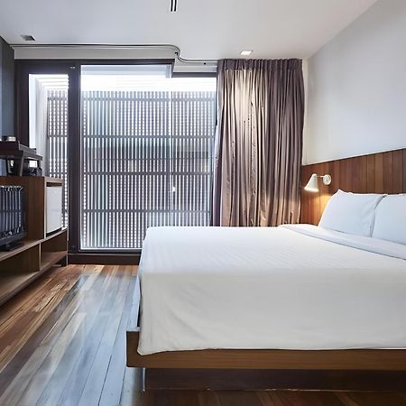 Wish Inn Silom - วิช อินน์ สีลม X Bangkok Dış mekan fotoğraf